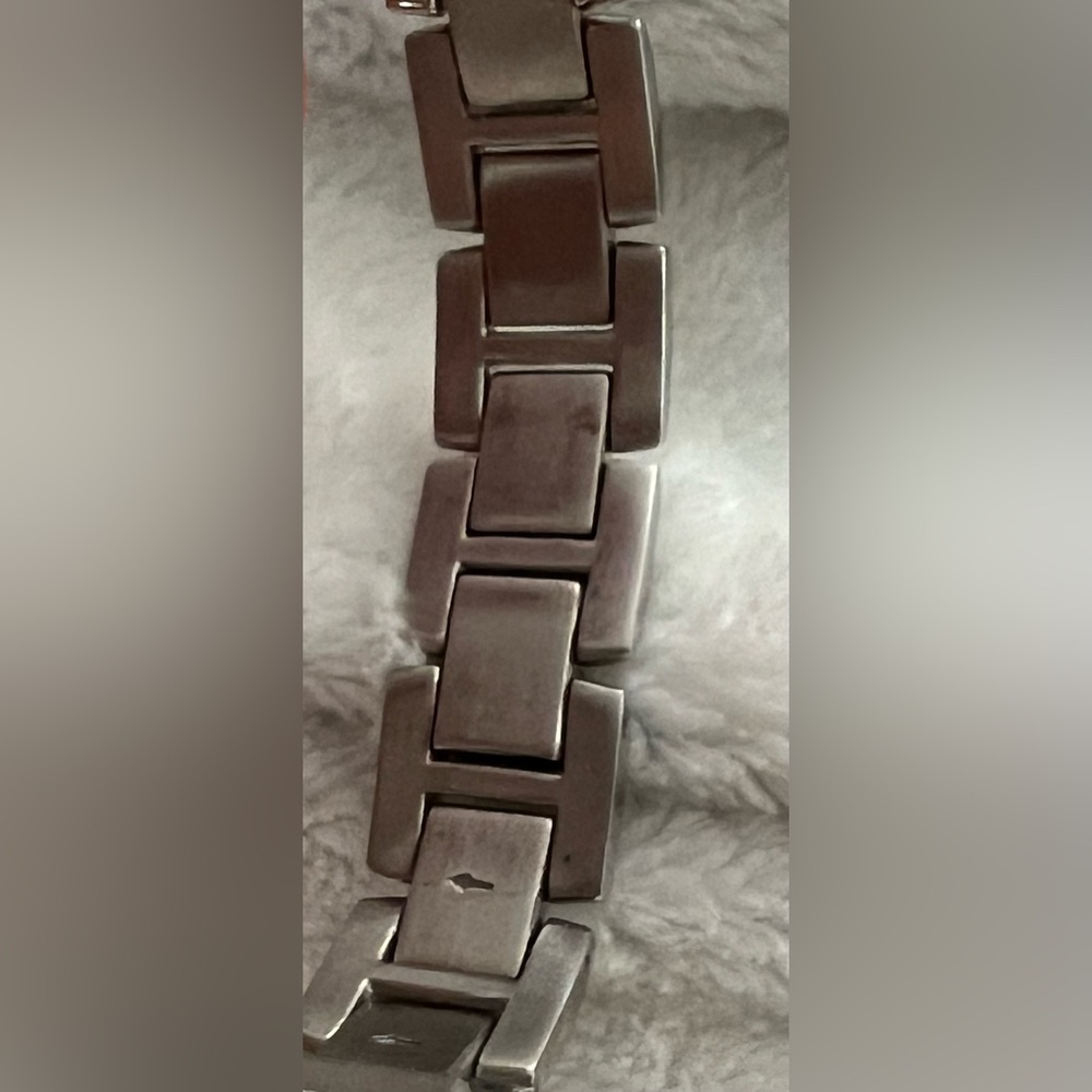 NWT Authentic Vintage Kenneth Cole 2-Tone Stainless Steel Bracelet Watch KC4300 - Picture 10 of 15